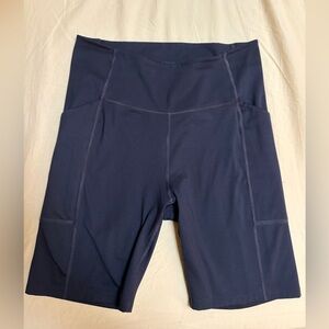 Girlfriend collective Black High-Rise Pocket Bike Short
Size L